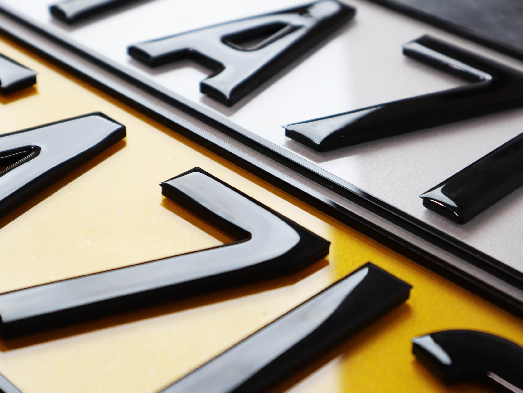 Defining Details: Chunky Frame Bordered 5mm Gel Number Plates LB12