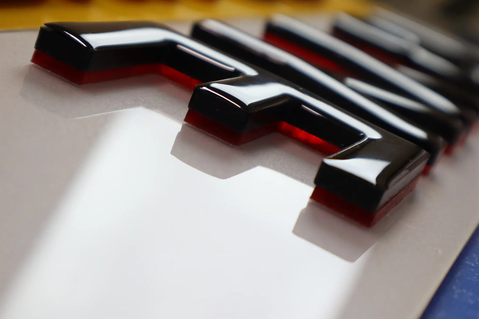 Strong Red: 10mm Red Gel Show Number Plates LB16