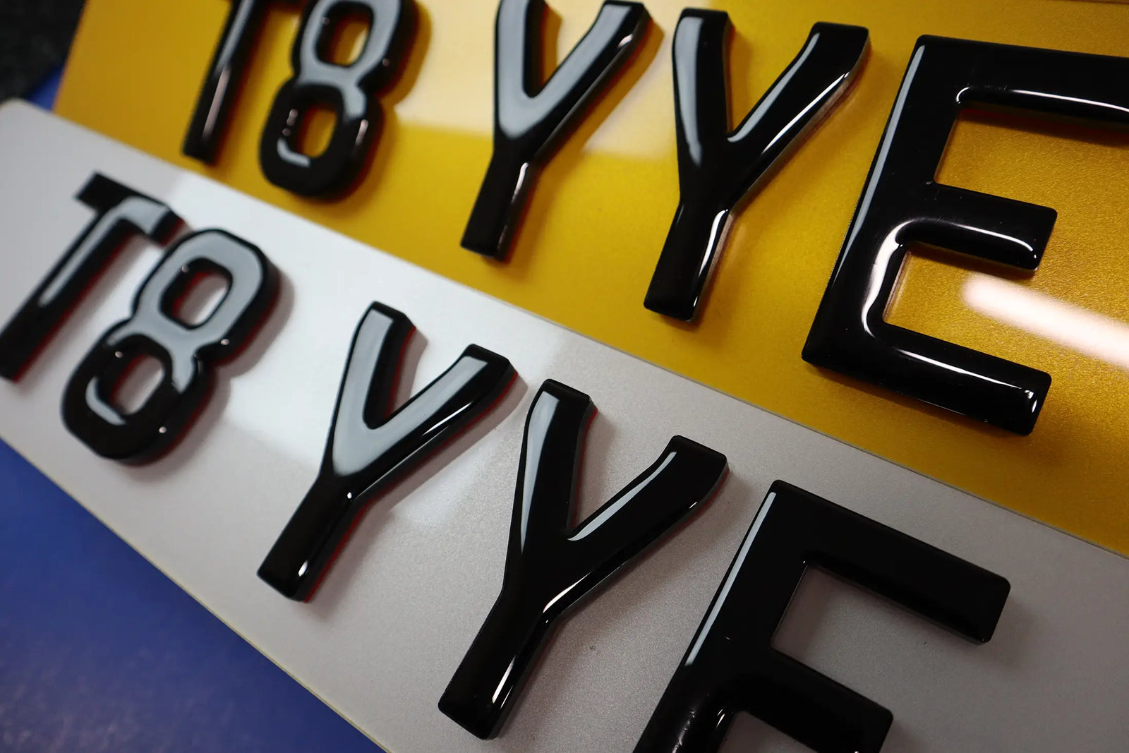 Strong Red: 10mm Red Gel Show Number Plates LB16