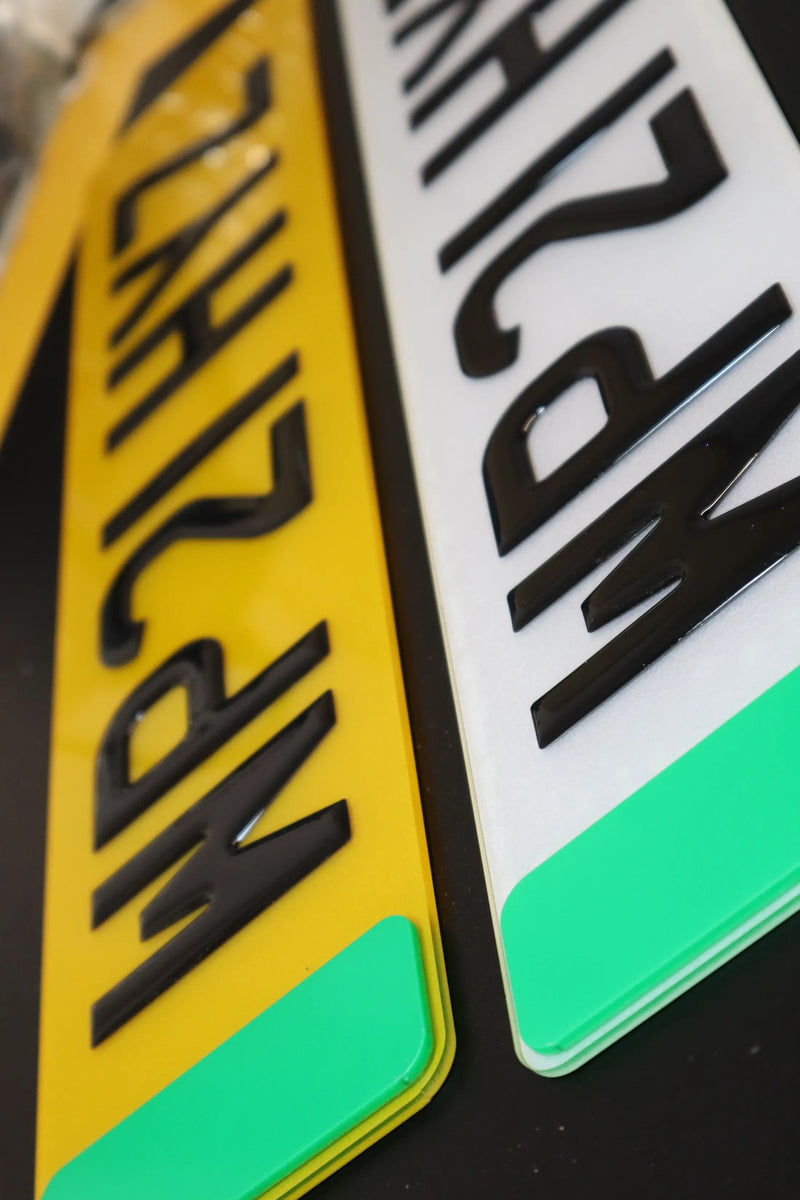 3D Gel Number Plate with Green Flash – EV Ready for Tesla LB48