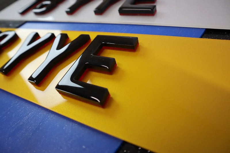 Strong Red: 10mm Red Gel Show Number Plates LB16