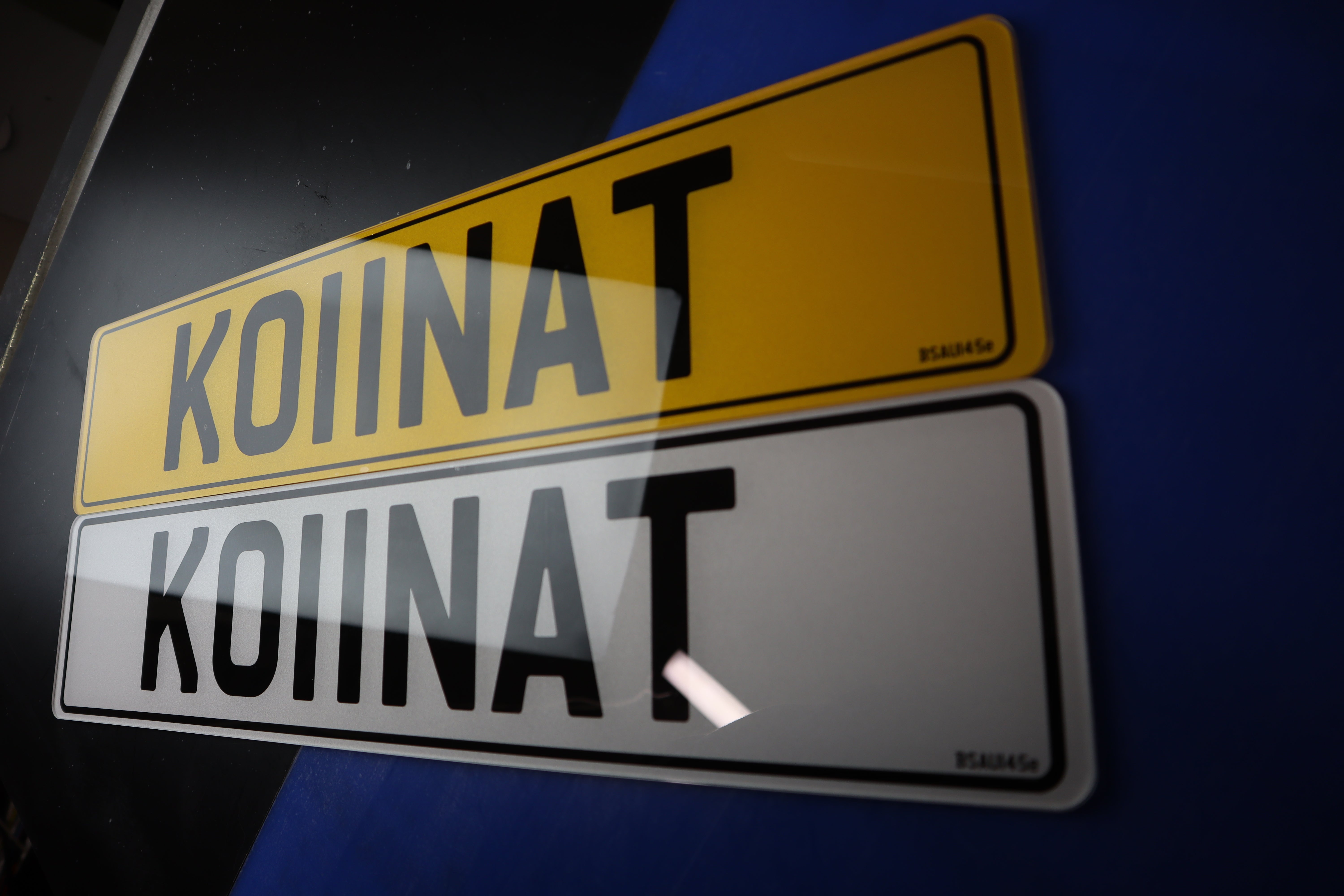 Pair Of Oralite MOT Road Legal Acrylic Number Plates - White/Yellow - Universal Fit With Self-Adhesive